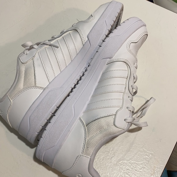 Adidas original white men’s sneakers - Picture 4 of 6